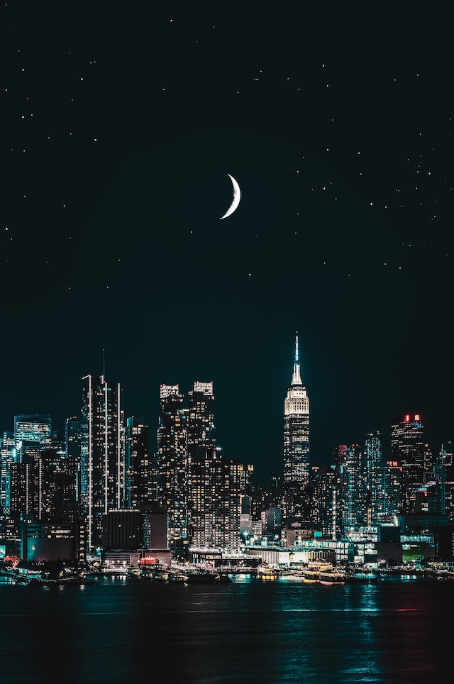 new york city skyline at night